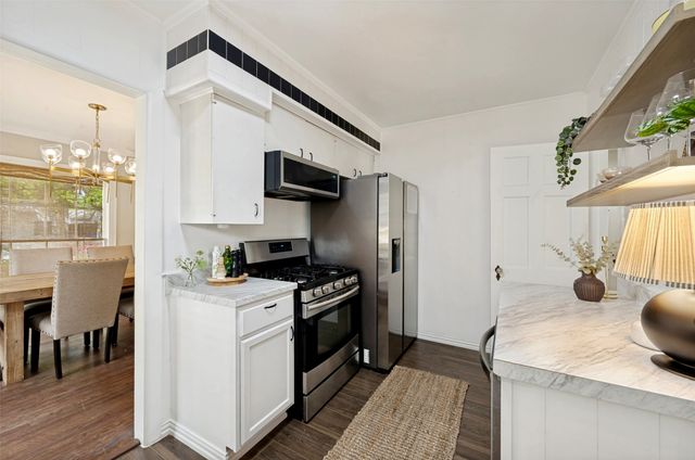 6046 Penrose Avenue, Dallas, TX 75206