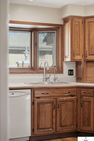 725 N 81st Street, Lincoln, NE 68505