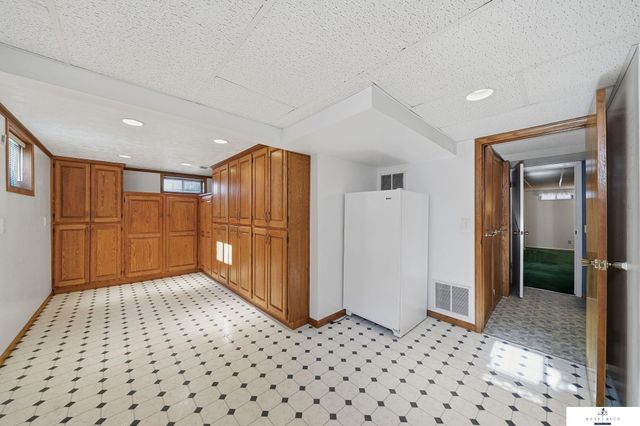 725 N 81st Street, Lincoln, NE 68505