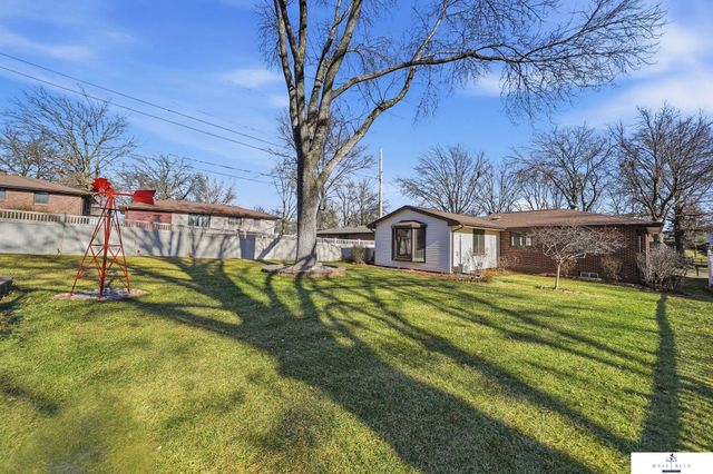 725 N 81st Street, Lincoln, NE 68505