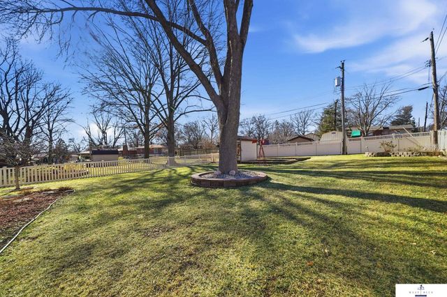 725 N 81st Street, Lincoln, NE 68505