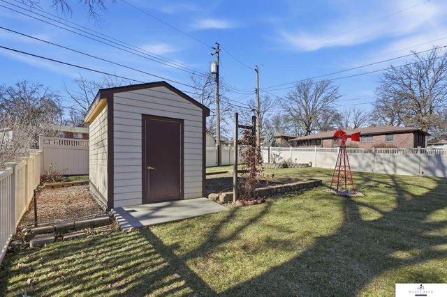 725 N 81st Street, Lincoln, NE 68505