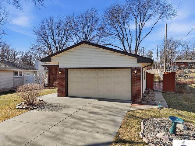 725 N 81st Street, Lincoln, NE 68505