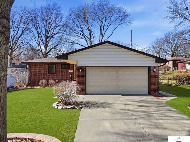 725 N 81st Street, Lincoln, NE 68505