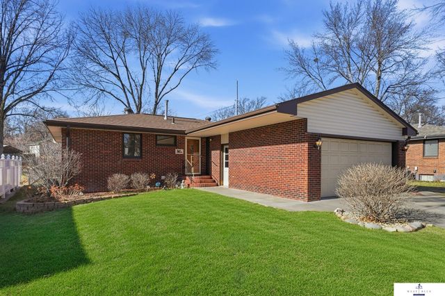 725 N 81st Street, Lincoln, NE 68505