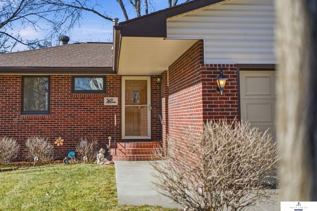 725 N 81st Street, Lincoln, NE 68505