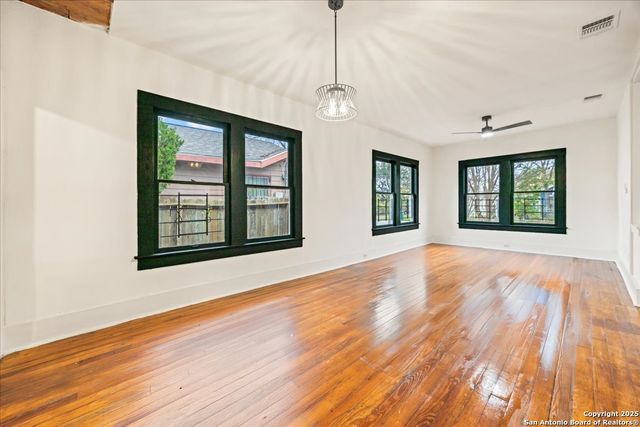 1019 Saint James, San Antonio, TX 78202