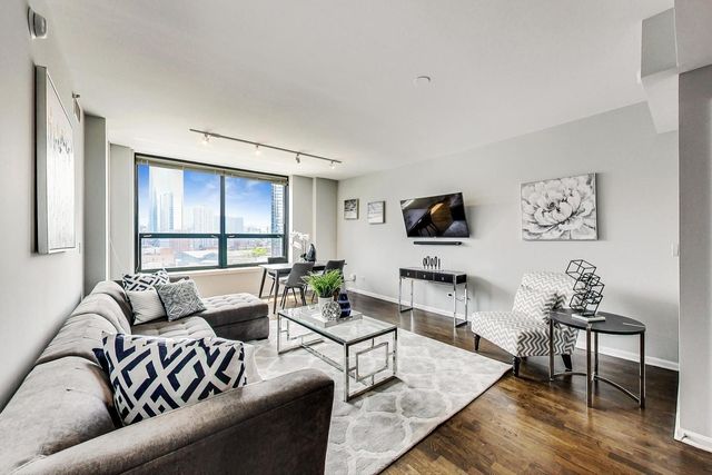 400 W Ontario Street 1206, Chicago, IL 60654