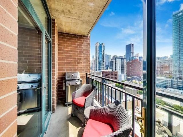 400 W Ontario Street 1206, Chicago, IL 60654