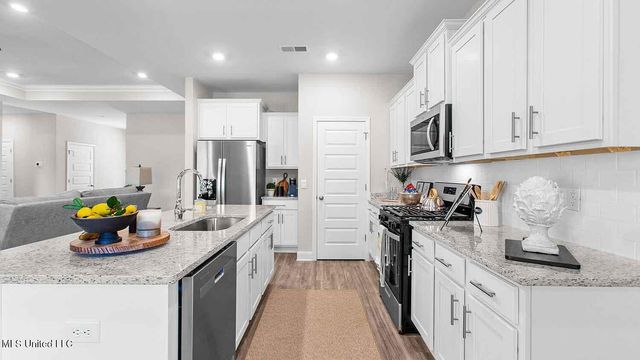 720 Honeysuckle Loop, Canton, MS 39046