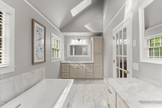 1025 Charlton Trace SW, Marietta, GA 30064