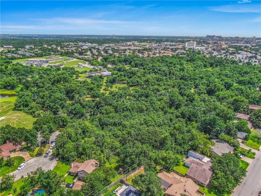 3814 Valley Oaks Drive, Bryan, TX 77802 — exterior