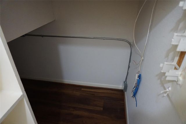 2417 Jamestown Mall 24, Houston, TX 77057