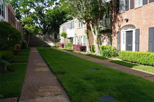 2417 Jamestown Mall 24, Houston, TX 77057