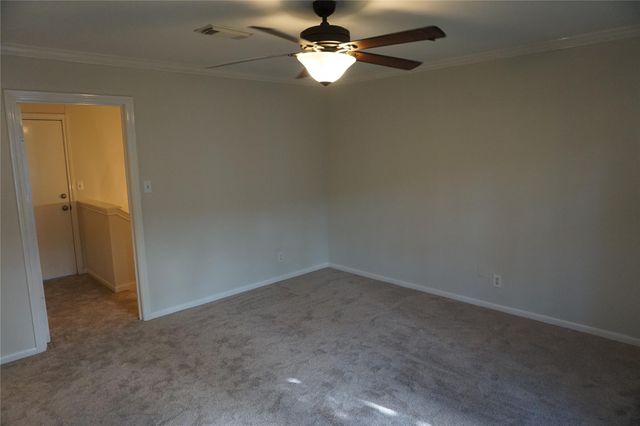 2417 Jamestown Mall 24, Houston, TX 77057