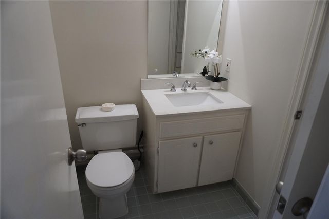 2417 Jamestown Mall 24, Houston, TX 77057