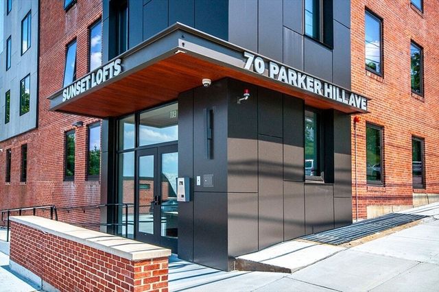 70 Parker Hill Ave 505, Boston, MA 02120