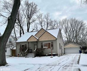 1809 Crestbrook Lane, Flint, MI 48507