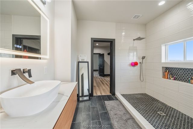 975 County Road 182, Other, TX 77575