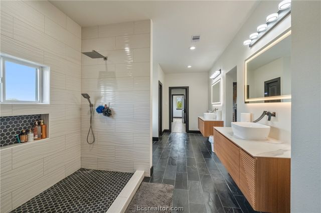 975 County Road 182, Other, TX 77575