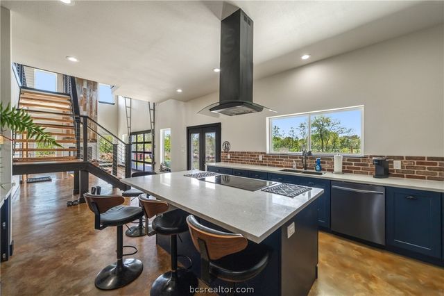 975 County Road 182, Other, TX 77575