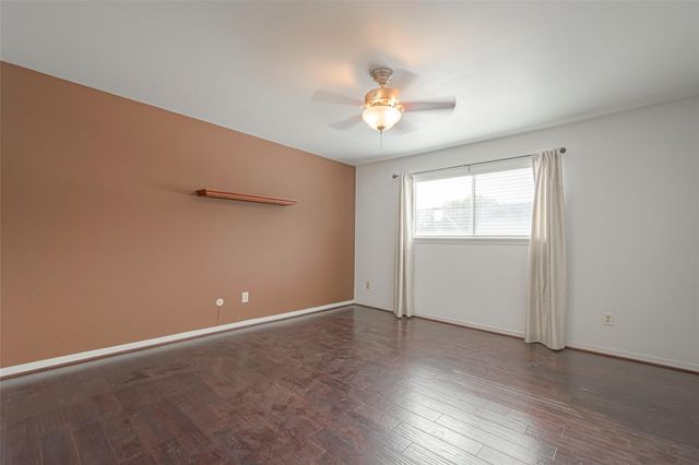 10217 Longmont Drive, Houston, TX 77042