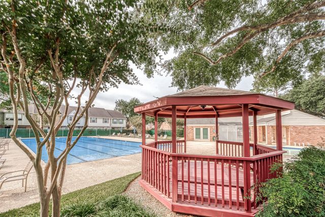 10217 Longmont Drive, Houston, TX 77042