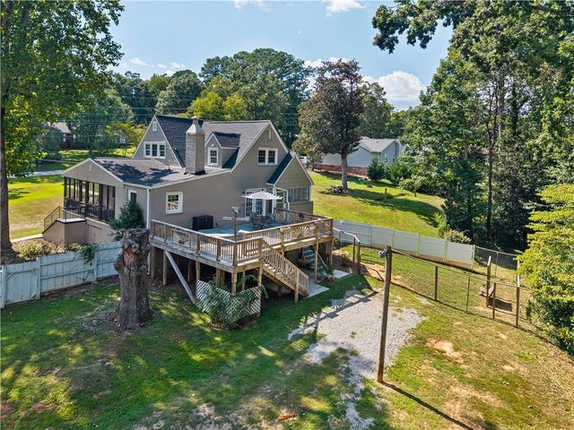 139 Myrtle Street, Toccoa, GA 30577