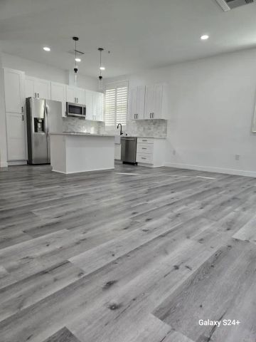 110 W Island Ave, San Diego, CA 92101