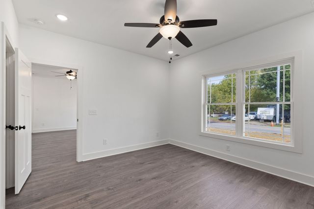 1009 W Main St, Portland, TN 37148