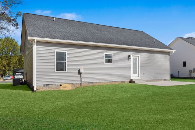 1009 W Main St, Portland, TN 37148