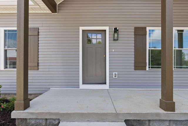 1009 W Main St, Portland, TN 37148