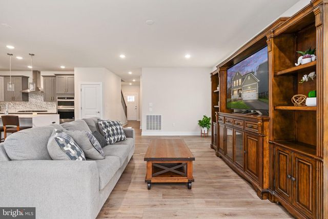 17814 WHITE CAMPION WAY, Dumfries, VA 22026