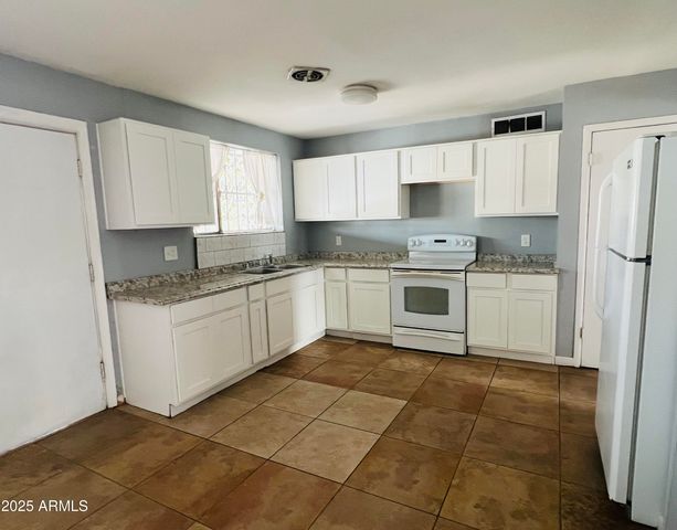 3213 N 49TH Lane, Phoenix, AZ 85031