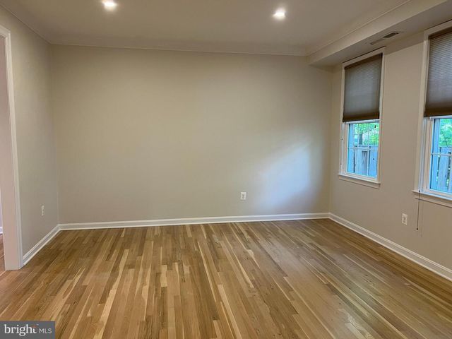 6683 MCLEAN DR, Mclean, VA 22101
