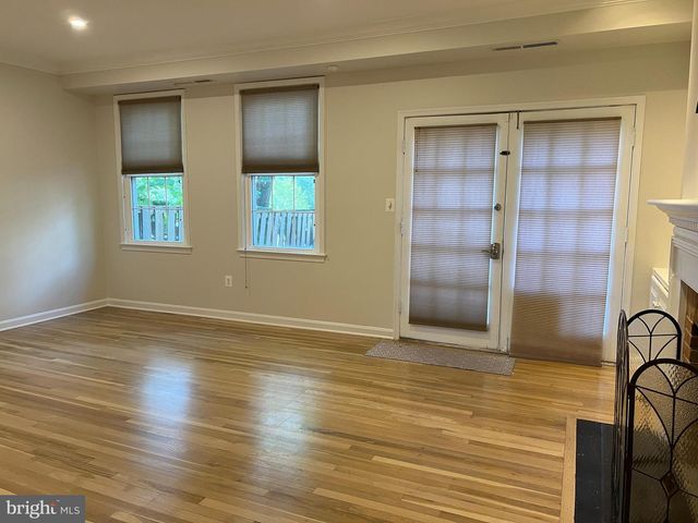 6683 MCLEAN DR, Mclean, VA 22101