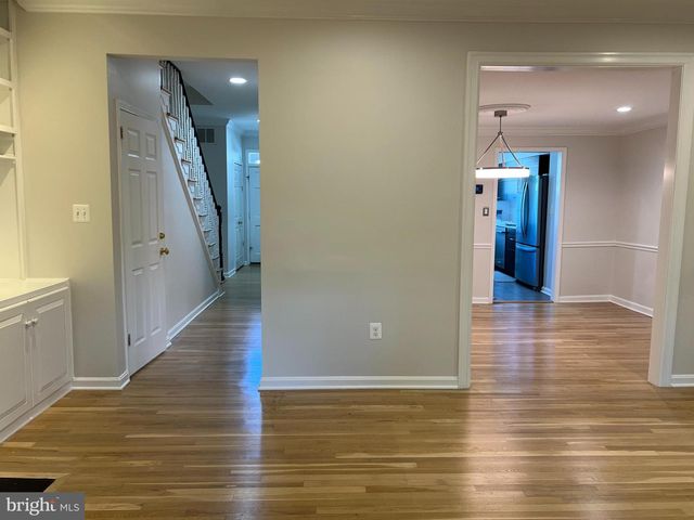 6683 MCLEAN DR, Mclean, VA 22101