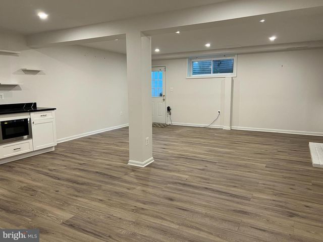 6683 MCLEAN DR, Mclean, VA 22101