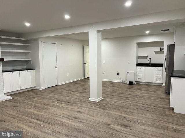 6683 MCLEAN DR, Mclean, VA 22101