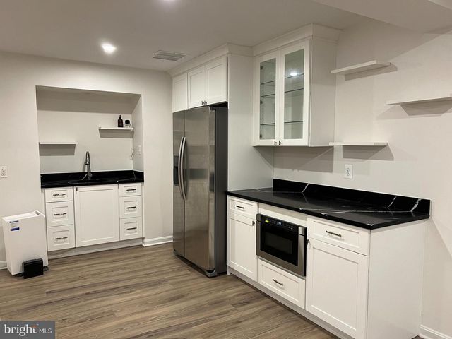 6683 MCLEAN DR, Mclean, VA 22101