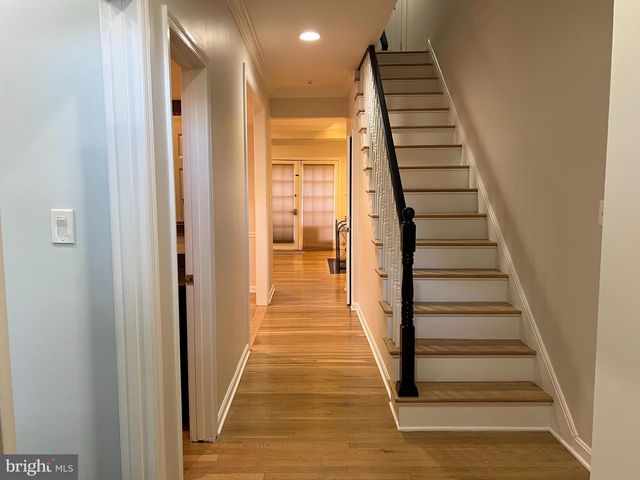 6683 MCLEAN DR, Mclean, VA 22101