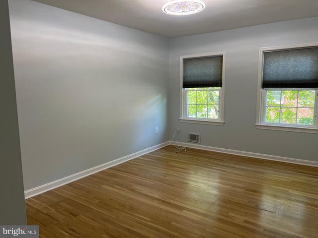 6683 MCLEAN DR, Mclean, VA 22101