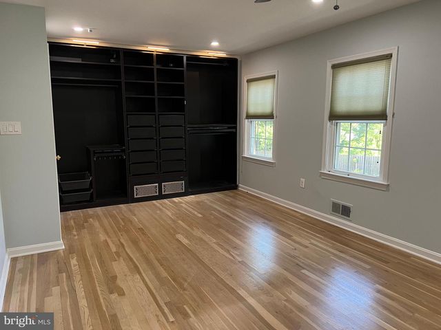 6683 MCLEAN DR, Mclean, VA 22101