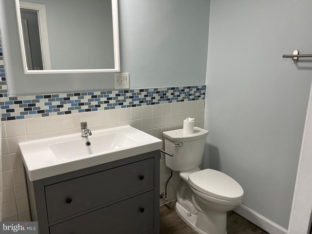6683 MCLEAN DR, Mclean, VA 22101