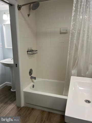 6683 MCLEAN DR, Mclean, VA 22101