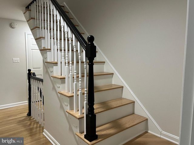 6683 MCLEAN DR, Mclean, VA 22101