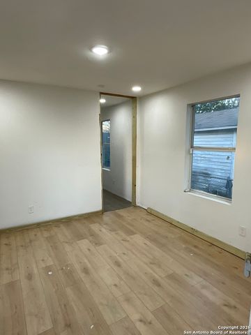 1547 Center, San Antonio, TX 78202