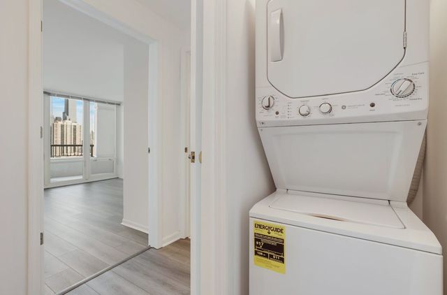 345 N La Salle Drive 3002, Chicago, IL 60654