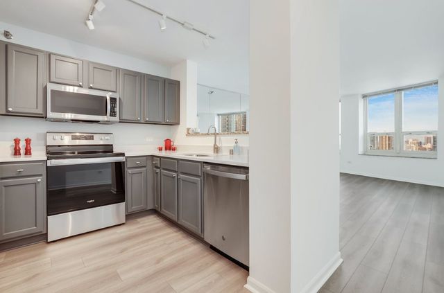 345 N La Salle Drive 3002, Chicago, IL 60654