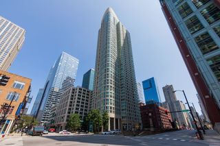 345 N La Salle Drive 3002, Chicago, IL 60654